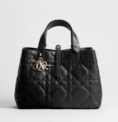 Dior Toujours Medium Handbag Black Macrocannage Quilted Calfskin Light‑Gold Dior Charm Magnetic Closure Women Hand‑carry Crossbody Work Tote Bag
