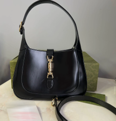 GUCCI グッチ Jackie1961 スモール ブラックスムースレザー ゴールドピストンロック ホーボーショルダー