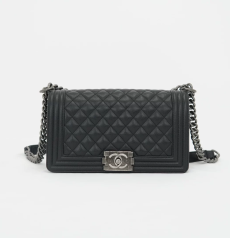 CHANEL シャネル Boy ボーイ ミディアム ブラックダイヤキルト キャビアスキン ゴールド＆ルテニウム金具 フラップチェーンバッグ