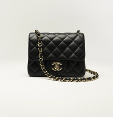 CHANEL シャネル クラシックフラップ ミニスクエア ブラックラムレザー ダイヤキルト ゴールド CC 金具 チェーンショルダー