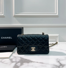 CHANEL シャネル クラシックフラップ ミニレクタンギュラー ブラックラムレザー ダイヤキルト ゴールド CC 金具 フラップチェーンショルダー