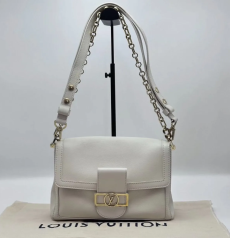 LOUIS VUITTON ルイヴィトン ドーフィーヌ MM オフホワイト カウレザー フラップバッグ 2 ストラップ付き 斜め掛けショルダー