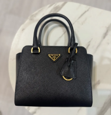 PRADA プラダ ガレリア スモール ブラック サフィアーノレザー ゴールド金具 2 ウェイバッグ