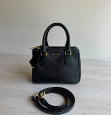 PRADA プラダ ガレリア ミニ ブラック サフィアーノレザー ゴールド金具 2 ウェイ使用可能
