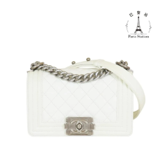 CHANEL ボーイシャネル ミディアムフラップ アイボリー スムースカーフ ガンメタル金具 チェーンショルダー